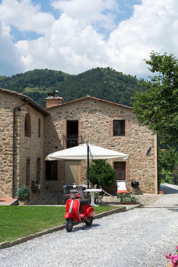 Agriturismo La Marginella Villa Pescia Exterior photo